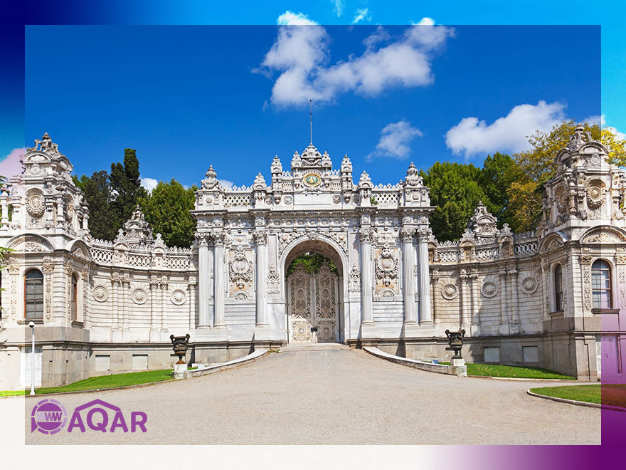 Top 10 Attractions in Istanbul You Can't Miss - Take in the Splendor of Dolmabahce Palace