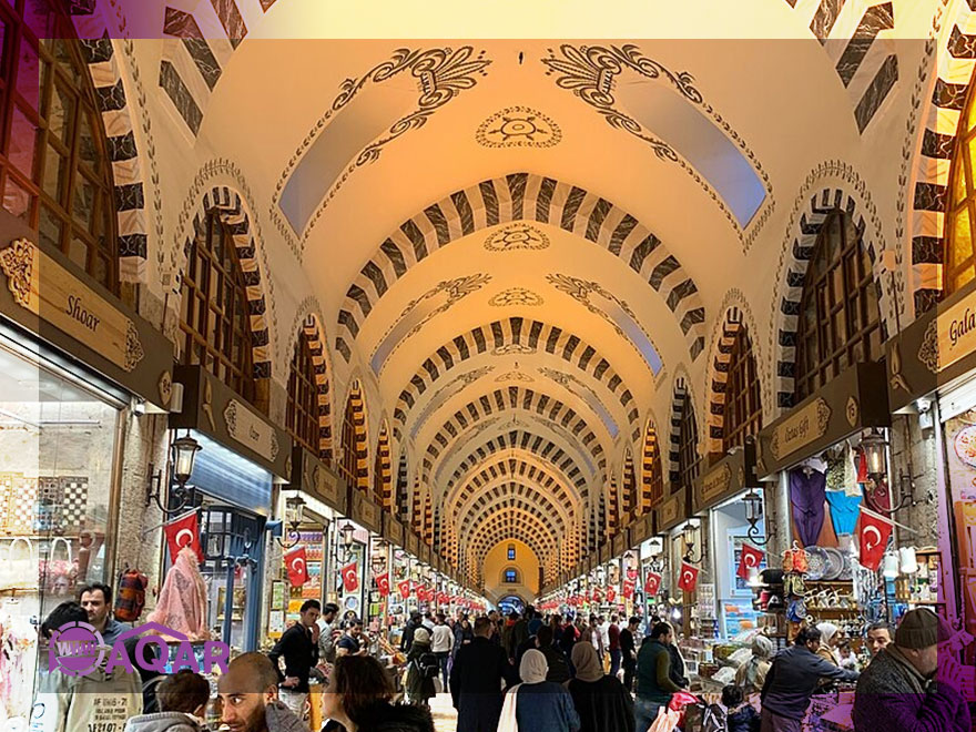 Top 10 Attractions in Istanbul You Can't Miss - Wander Through the Spice Bazaar